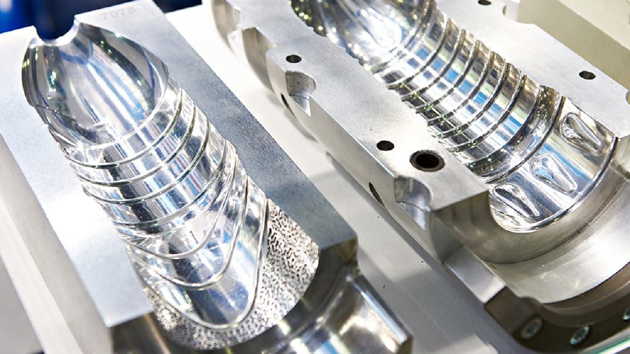 How Injection Molding Supports the Aerospace Industry